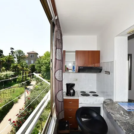 City Center Apartment *